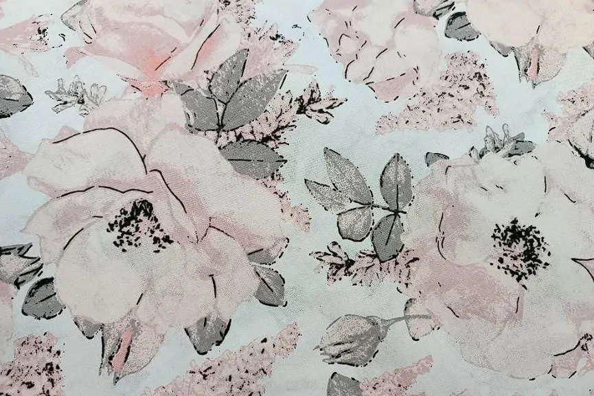 Těhotenský polštář Divoké květy růží na bílé